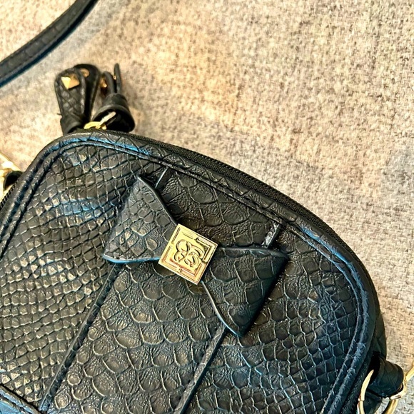 Jessica Simpson Purse with shoulder strap.  2 compartments for cards & cash. - Picture 2 of 6